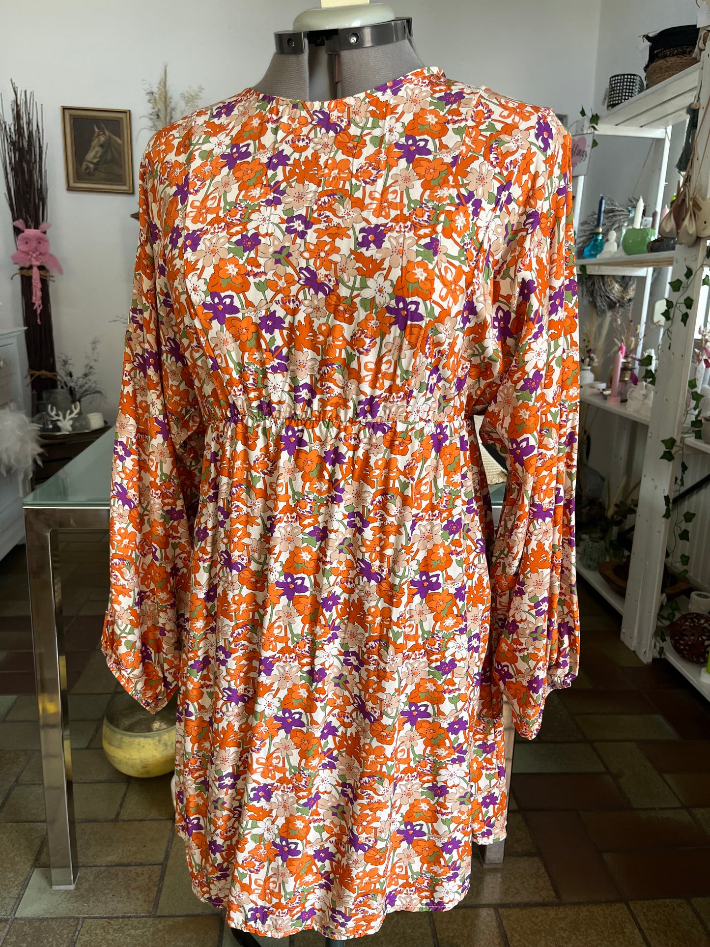 Langarm Kleid mit floralem Muster (orange-grün-lila-beige)