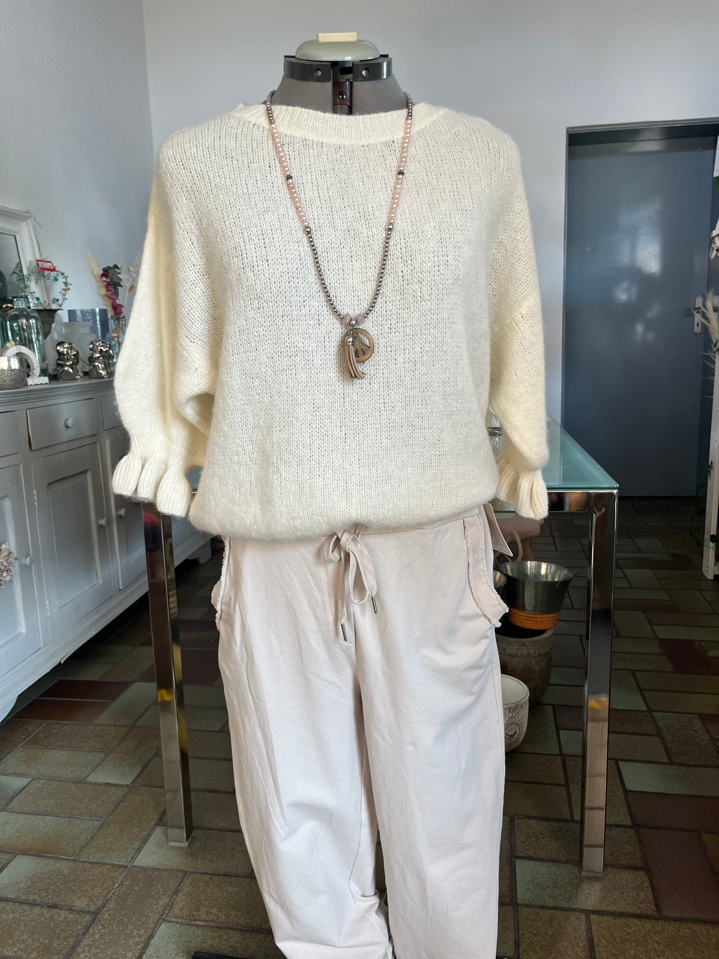 Wollpullover leicht (beige) und Casual Hose (beige)