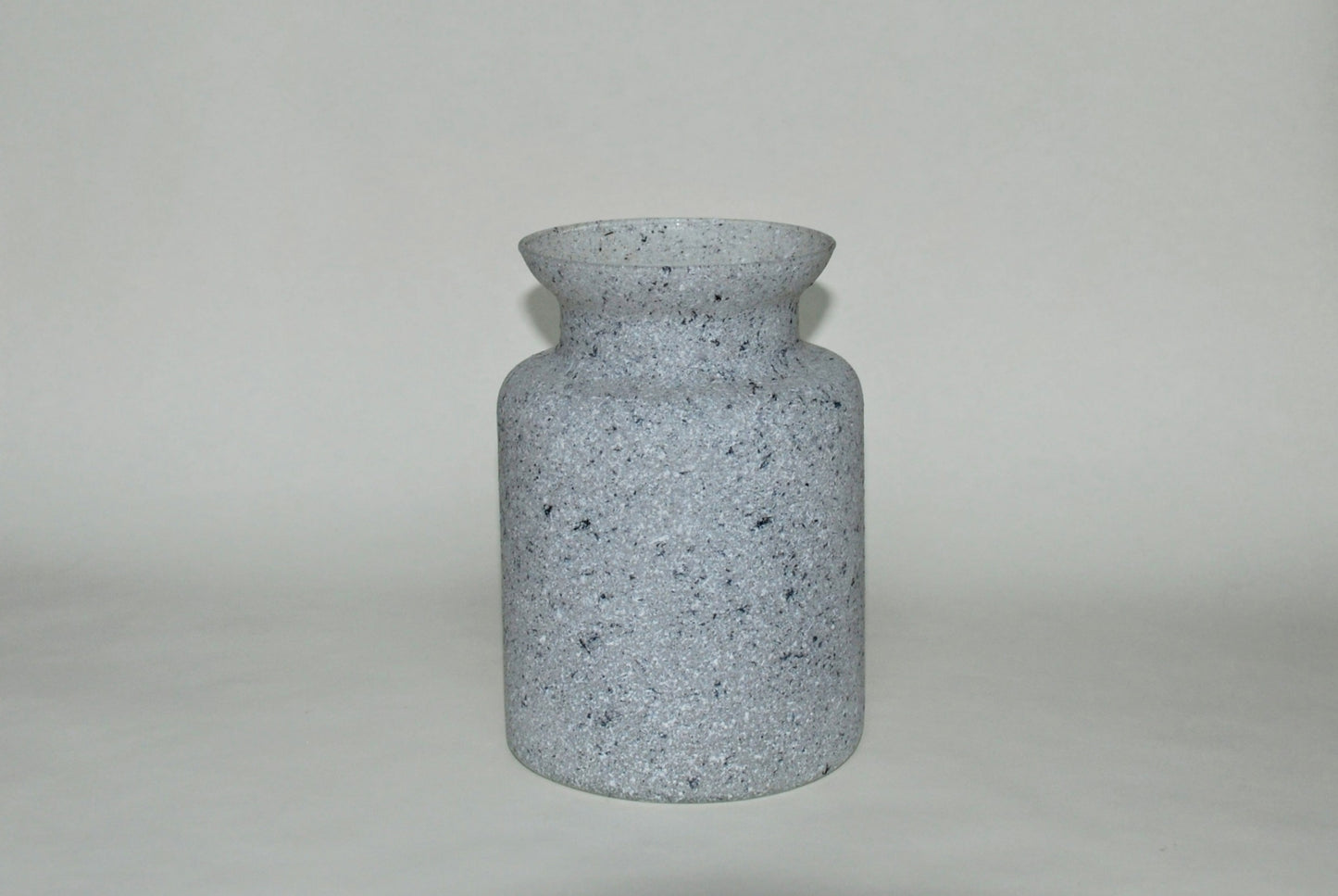 Vase milchig / Steinoptik