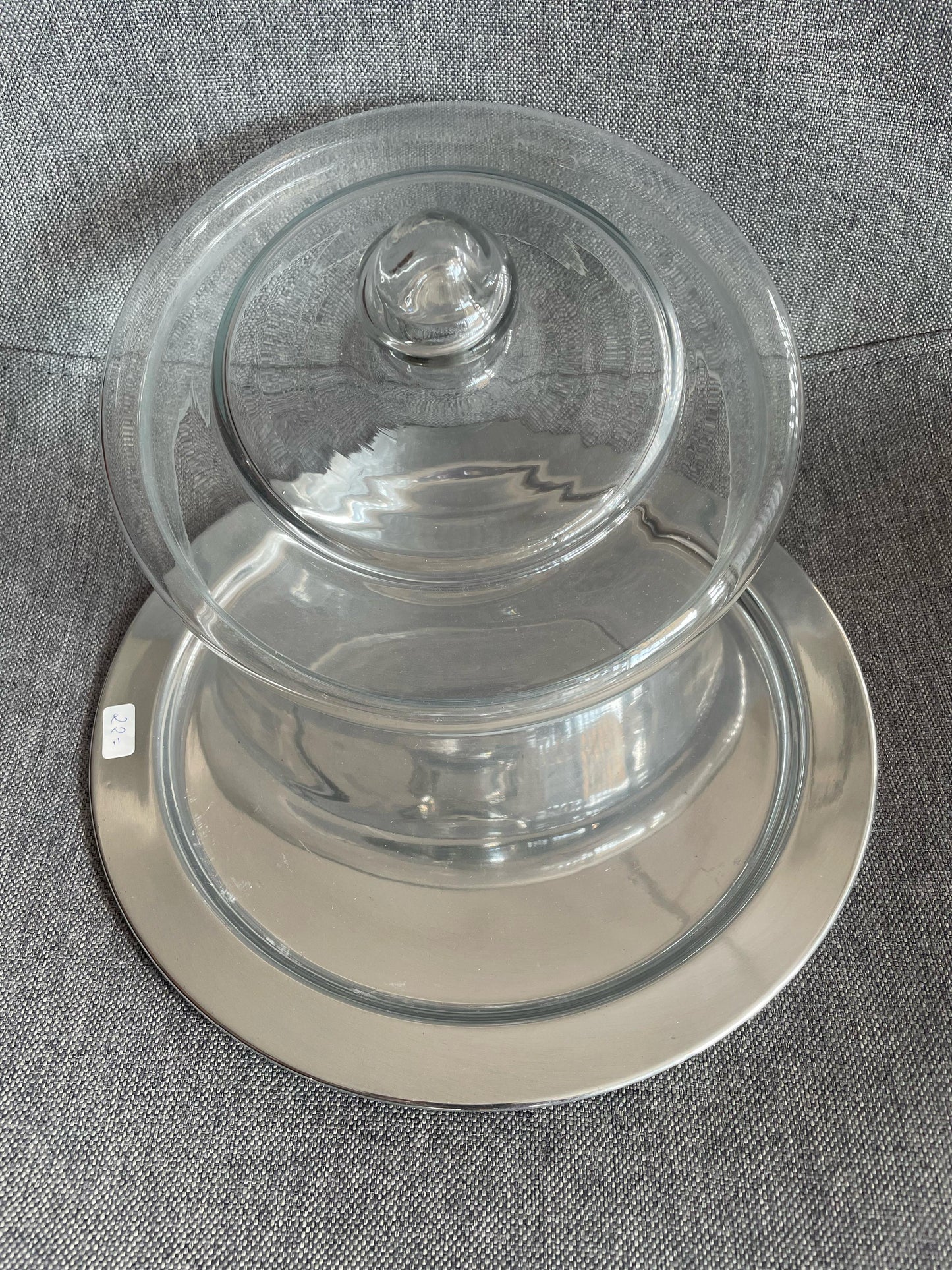 Glasglocke mit Tablett