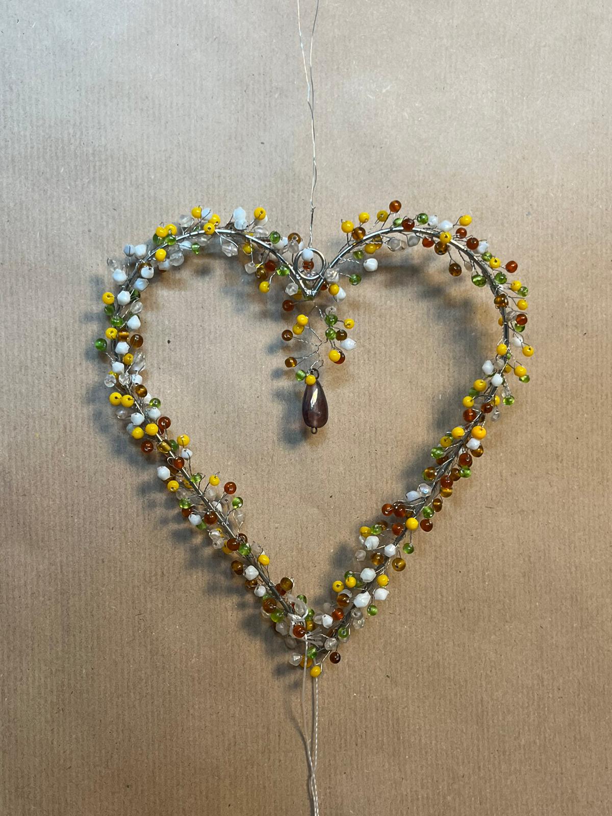 Perlenherz bunt in gelb / Erdtönen