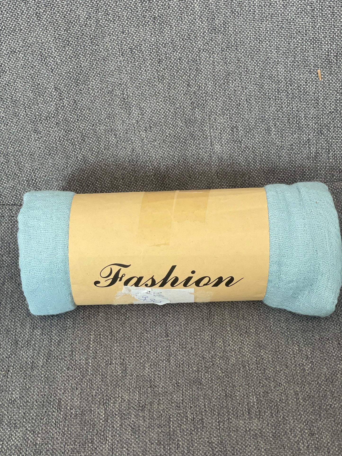 Leichter Sommerschal in bunten Farben