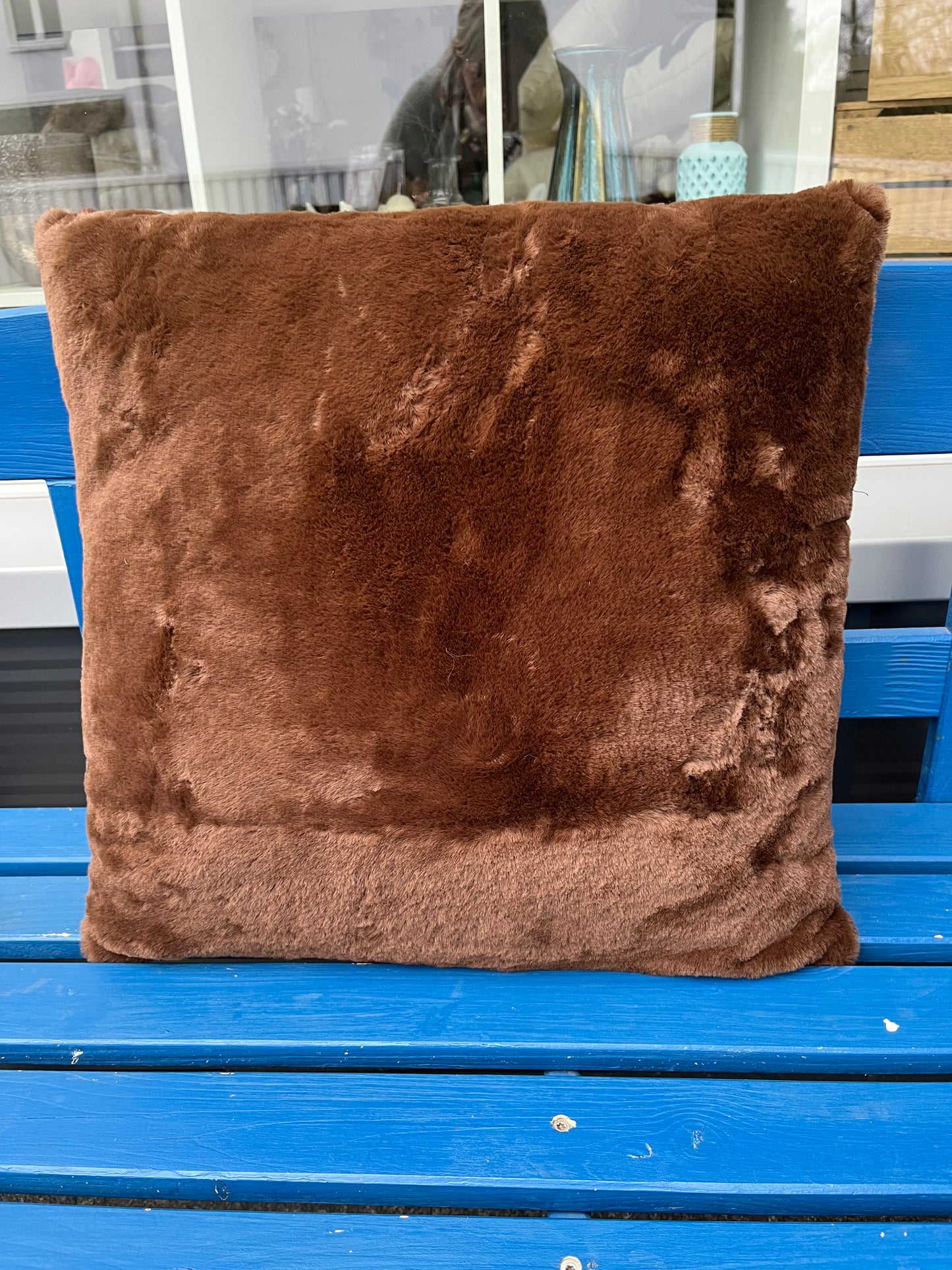 Kissen braun flauschig