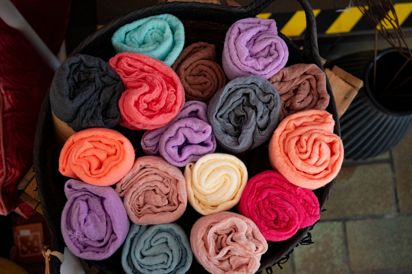 Leichter Sommerschal in bunten Farben