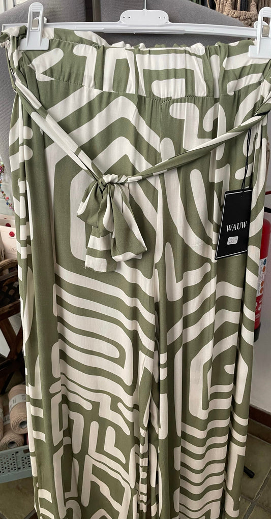 Hose der Marke WAUW in rosa oder grünem Muster