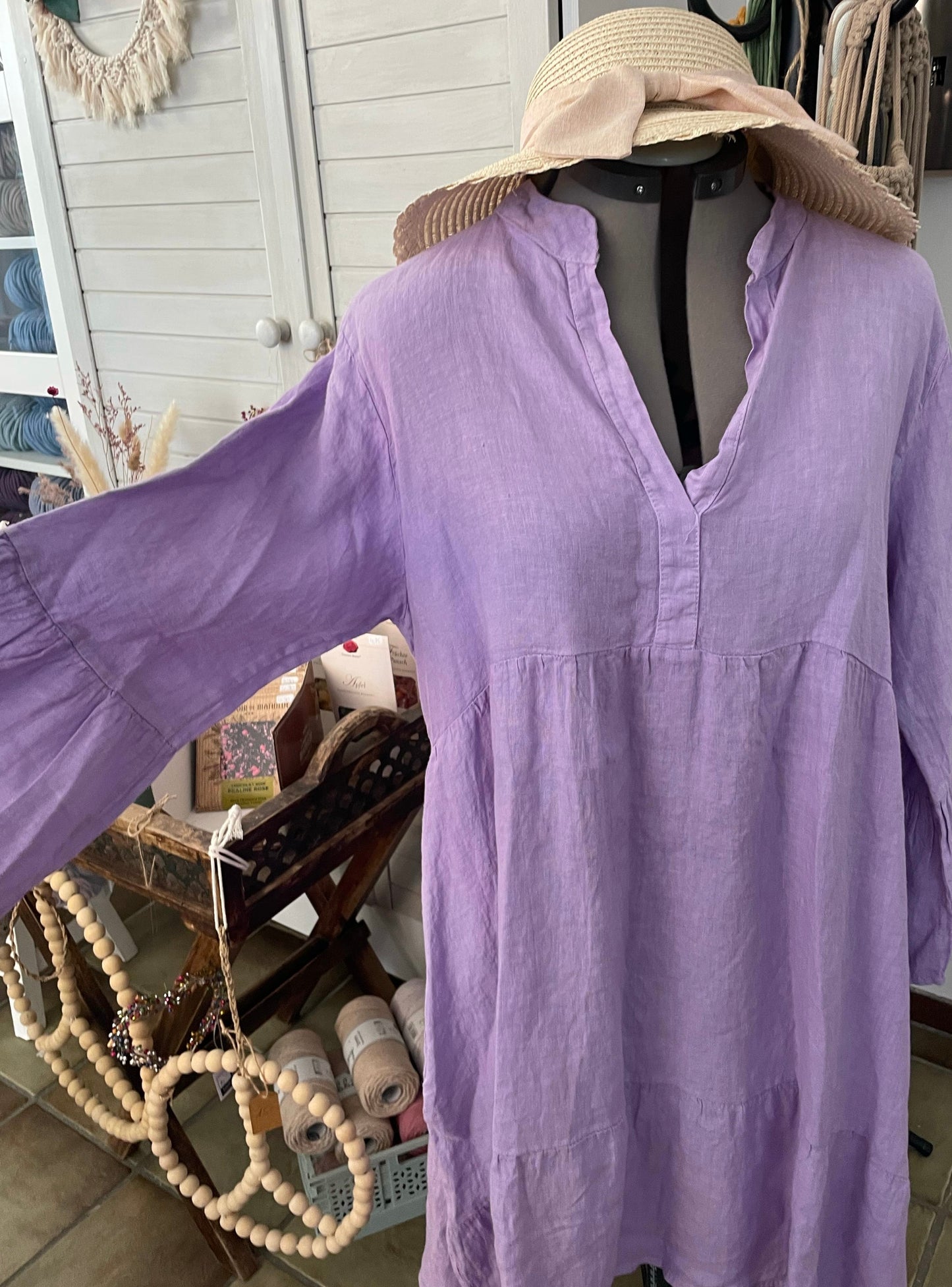 Kleid der Marke WAUW aus lila Leinen