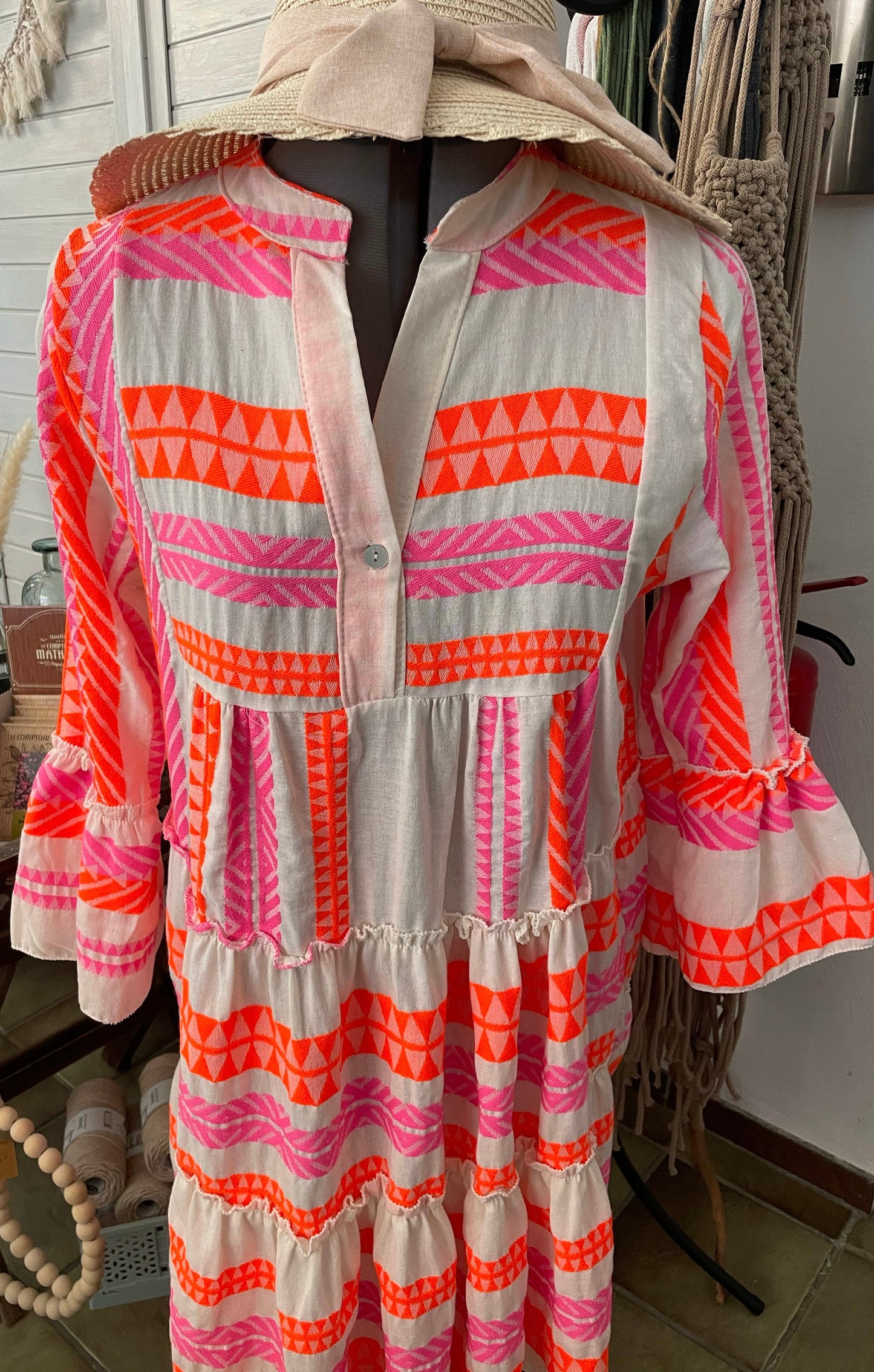 Kleid pink-orange-weiß gemustert Marke "Bdifferent"